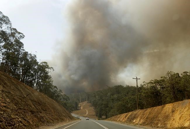 'Not safe to move': Fire threats intensify in Australia | iNFOnews.ca 'Not safe to move': Fire threats intensify in Australia | iNFOnews.ca