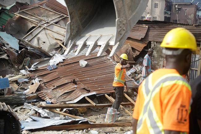 Nigeria halts search a day after school collapses; 8 dead | iNFOnews.ca Nigeria halts search a day after school collapses; 8 dead | iNFOnews.ca
