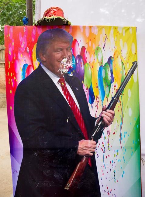 Hindu group celebrates Trump birthday with cake in New Delhi | iNFOnews.ca Hindu group celebrates Trump birthday with cake in New Delhi | iNFOnews.ca