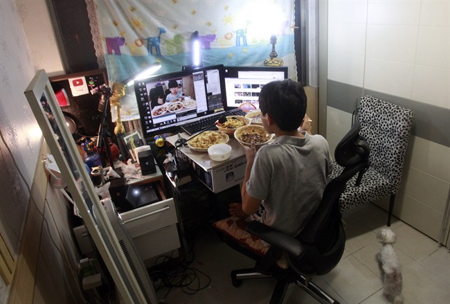 A meal and a webcam form unlikely recipe for S. Korean fame, and a challenge for TV industry | iNFOnews.ca CP34249960
