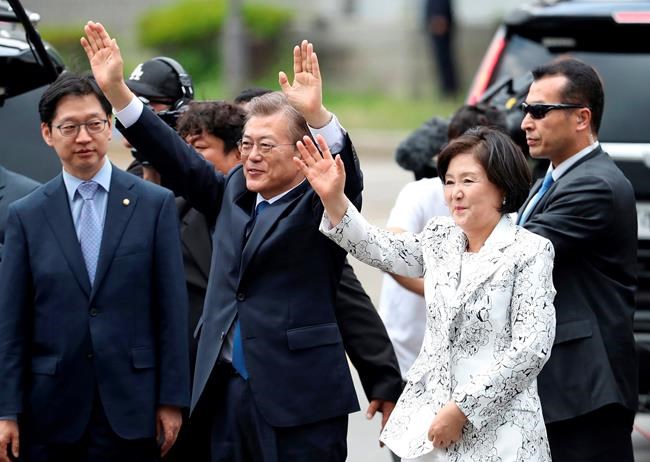 A look at 2 leaders in the inter-Korean summit talks | iNFOnews.ca