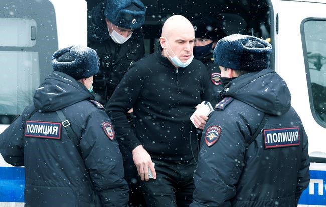 Police detain participants in Russian opposition forum | iNFOnews.ca