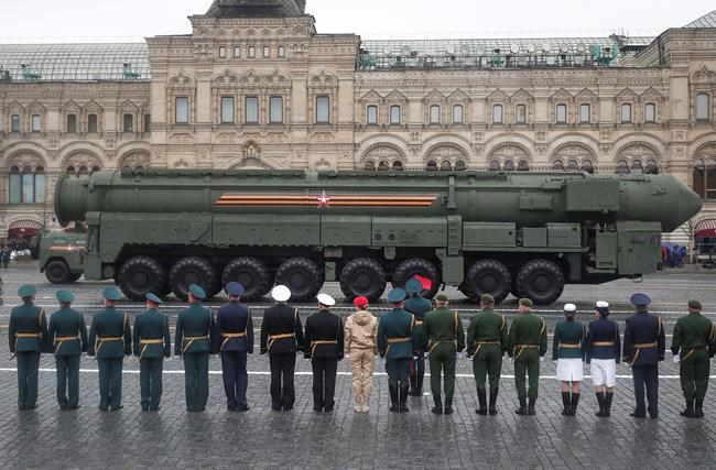 Putin tells Red Square parade that Nazi ideas persist | iNFOnews.ca