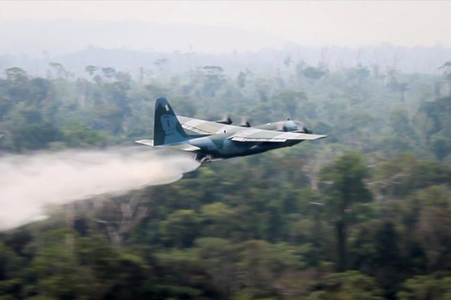 Brazilian troops begin deploying to fight Amazon fires | iNFOnews.ca
