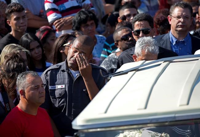 100 police killed in Rio, on pace to be worst year in decade | iNFOnews.ca