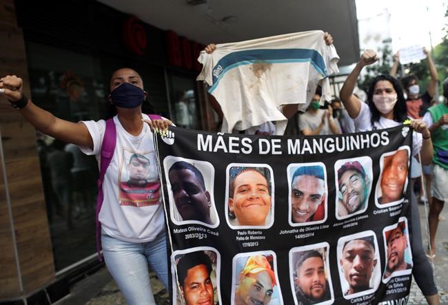 Police disperse anti-Bolsonaro protesters in Brazil | iNFOnews.ca