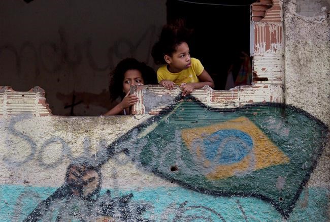 Rio's kids are dying in the crossfire of a wave of violence | iNFOnews.ca