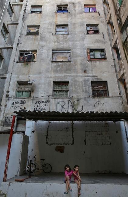 Battle for downtown Sao Paulo pits squatters against mayor | iNFOnews.ca