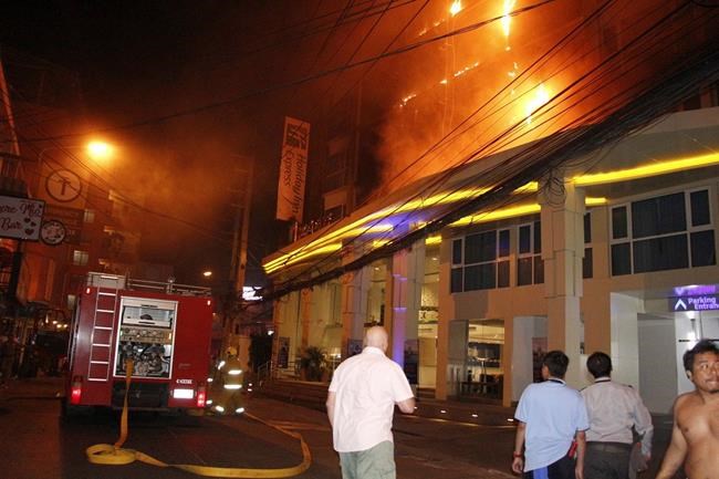 Hotel catches fire in Thai resort, 400 safely evacuated | iNFOnews.ca Hotel catches fire in Thai resort, 400 safely evacuated | iNFOnews.ca