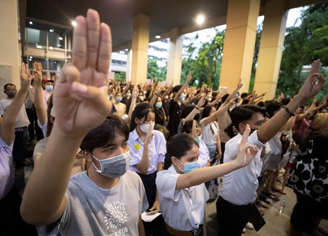 Thai student rallies continue despite activist's arrest | iNFOnews.ca Thai student rallies continue despite activist's arrest | iNFOnews.ca