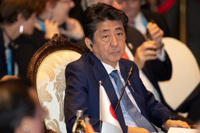 Moon, Abe meet briefly, agree to more talks to settle row | iNFOnews.ca Moon, Abe meet briefly, agree to more talks to settle row | iNFOnews.ca