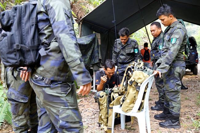Malaysia uses helicopter, dogs in search for missing UK girl | iNFOnews.ca