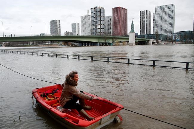 Seine keeps rising in Paris as more rain hits France | iNFOnews.ca