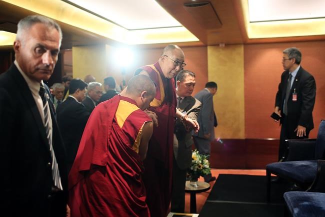 Dalai Lama urges talks with Islamic State, help for refugees | iNFOnews.ca Dalai Lama urges talks with Islamic State, help for refugees | iNFOnews.ca