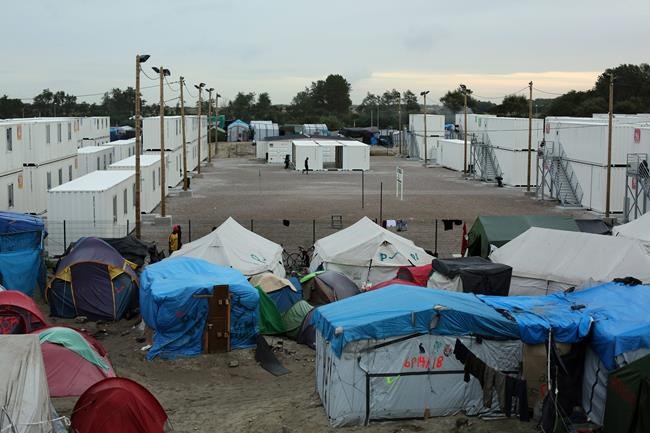 French president vows to shut down Calais camp this year | iNFOnews.ca