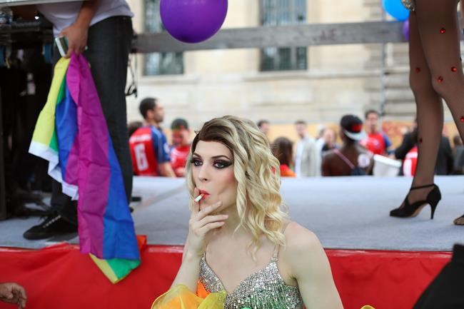 Paris gay pride parade goes ahead under tight security | iNFOnews.ca Paris gay pride parade goes ahead under tight security | iNFOnews.ca