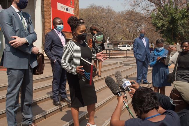 Zimbabwe court bars top lawyer from representing journalist | iNFOnews.ca