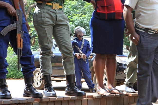 The Latest: Zimbabwe groups say at least 12 killed in unrest | iNFOnews.ca CP1085382499