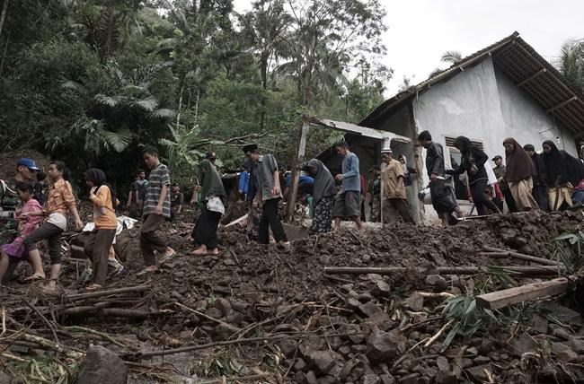 Landslides, floods kill 35 on Indonesia's Java island | iNFOnews.ca Landslides, floods kill 35 on Indonesia's Java island | iNFOnews.ca