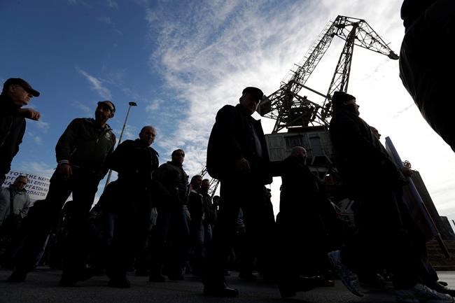 Greek unions call general strike, ferry crews extend walkout | iNFOnews.ca CP578368793