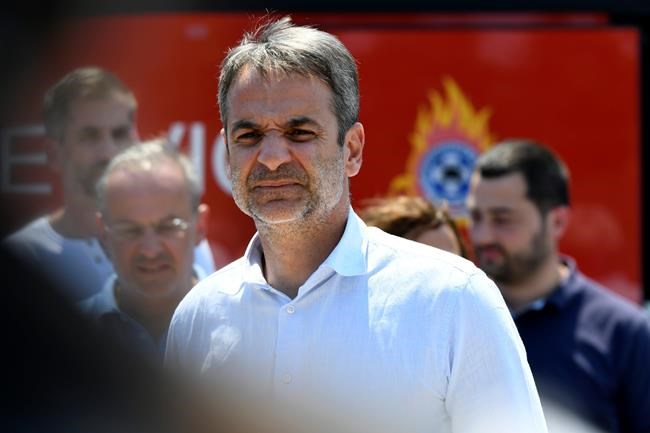 Firefighting planes battle blaze on Greek island of Evia | iNFOnews.ca
