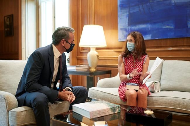 Popular UK author Victoria Hislop granted Greek citizenship | iNFOnews.ca