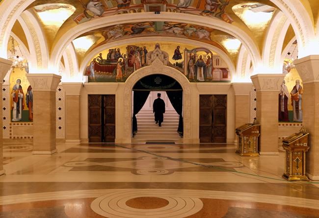 Lockdown weighs heavily on Orthodox Christians during Easter | iNFOnews.ca