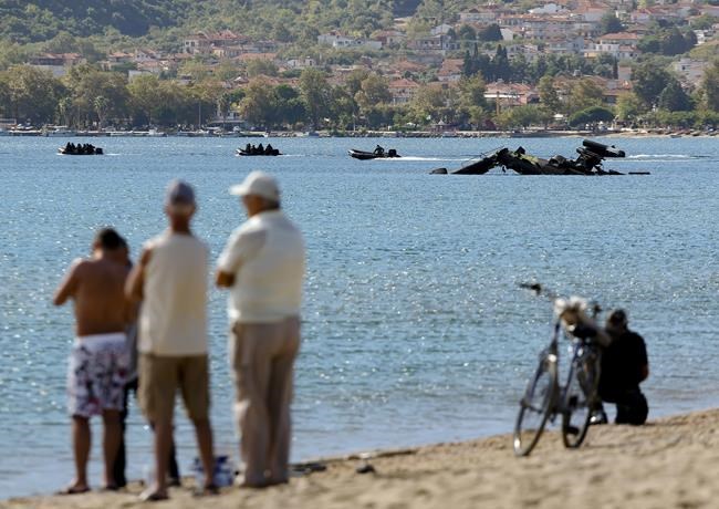 Greek military helicopter crash lands in sea during training | iNFOnews.ca Greek military helicopter crash lands in sea during training | iNFOnews.ca
