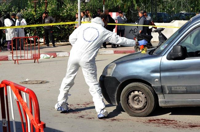 Tunisia: Alleged extremist stabs 2 officers near Parliament | iNFOnews.ca Tunisia: Alleged extremist stabs 2 officers near Parliament | iNFOnews.ca