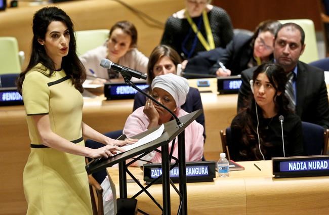 Headlines over Amal Clooney 'baby bump' earn backlash | iNFOnews.ca CP1803445825