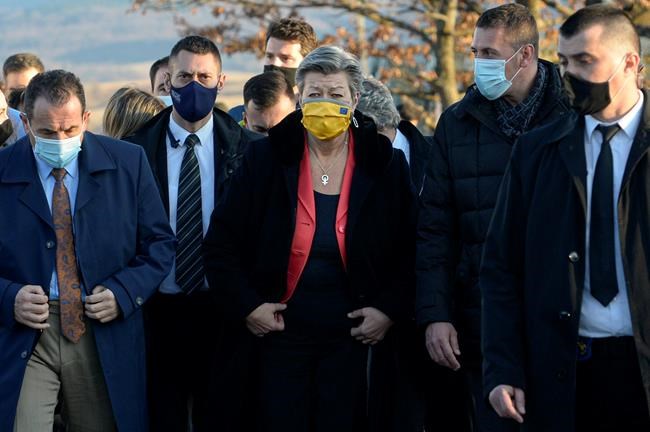 Senior EU official tours migrant camp during visit to Bosnia | iNFOnews.ca