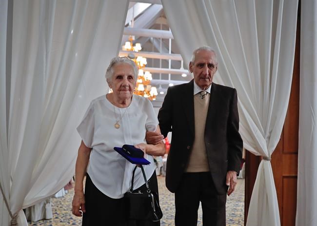 Hundreds of Romanian couples cash in on lasting love | iNFOnews.ca