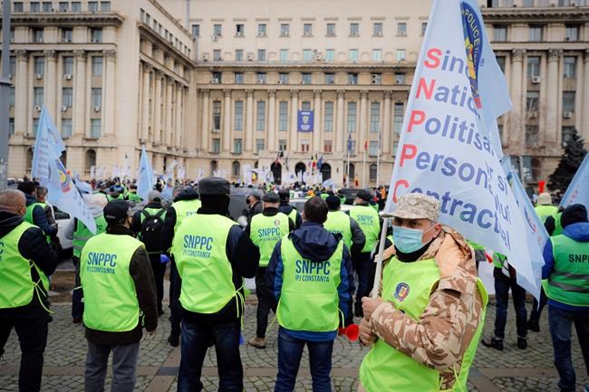 Romanian police protest cutbacks, poor conditions | iNFOnews.ca