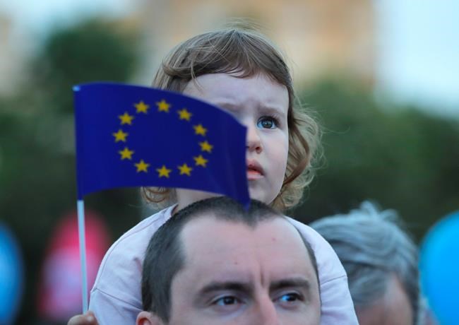 Pro-EU rallies draw tens of thousands before elections | iNFOnews.ca