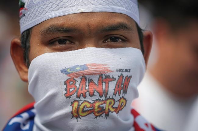 Big rally by Malaysia Muslims calls for upholding privileges | iNFOnews.ca