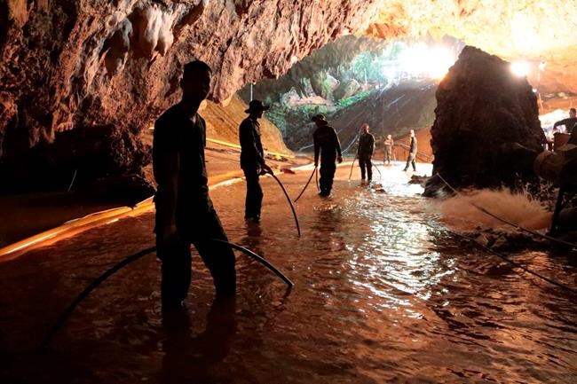 4 rescued from Thai cave in risky operation; 9 remain inside | iNFOnews.ca 4 rescued from Thai cave in risky operation; 9 remain inside | iNFOnews.ca