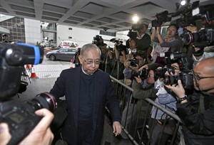 Billionaire brothers plead not guilty as high-profile graft case opens | iNFOnews.ca CP28286185