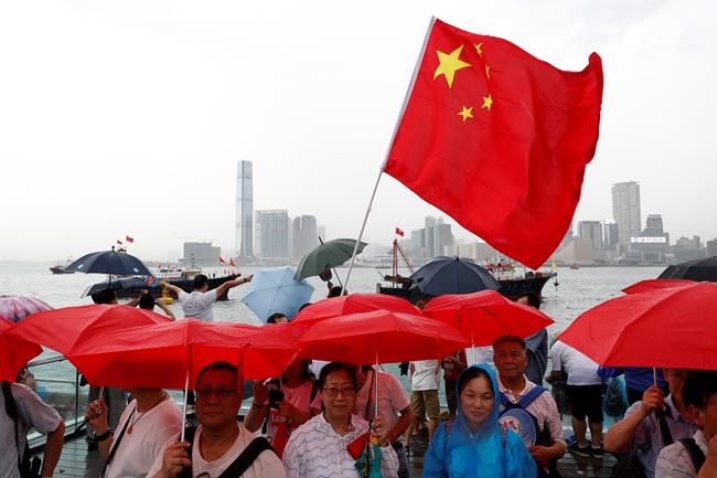 Hong Kong police seize explosives as rival camps rally | iNFOnews.ca
