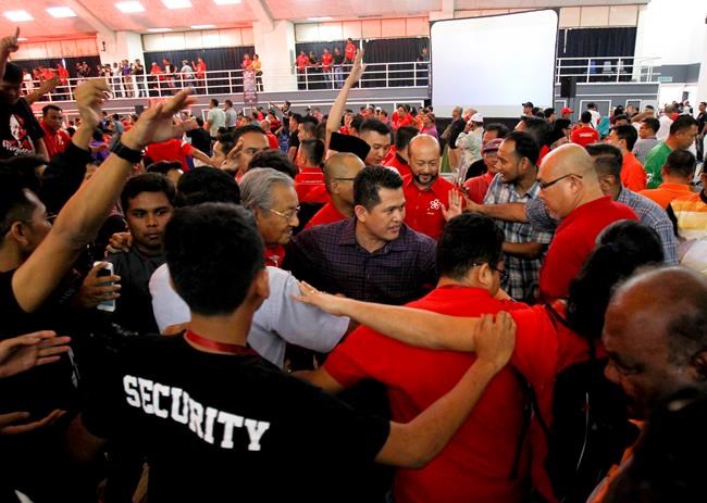 Town hall by ex-Malaysian leader Mahathir marred by violence | iNFOnews.ca