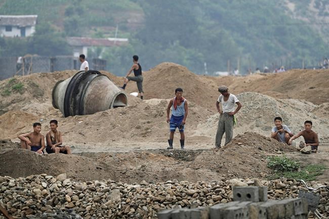 64 years after Korean War, North still digging up bombs | iNFOnews.ca CP770572342