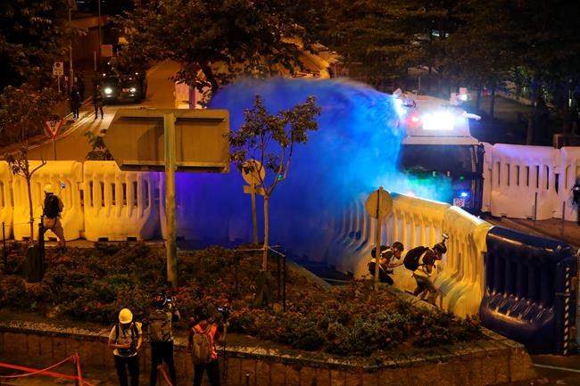 Hong Kong pro-democracy rally ends early as violence erupts | iNFOnews.ca CP291934396