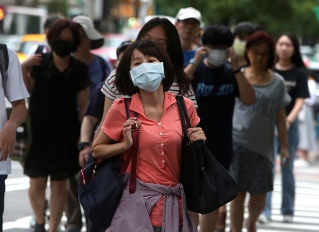 UK's rapid-fire changes on face coverings advice criticized | iNFOnews.ca