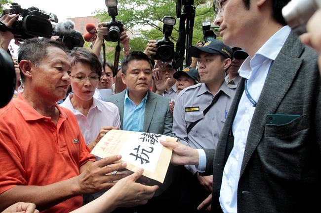Taiwan fishermen protest Japan's seizure of boat | iNFOnews.ca