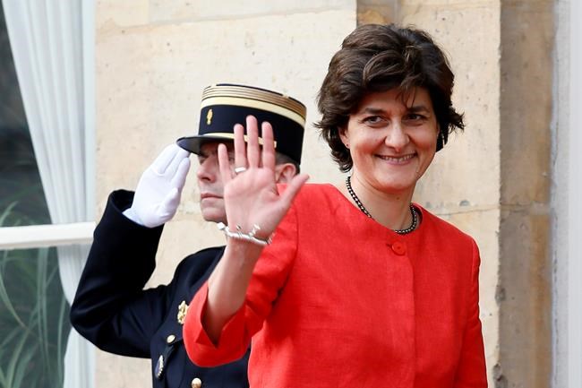 French president's Cabinet mixes old and new, left and right | iNFOnews.ca