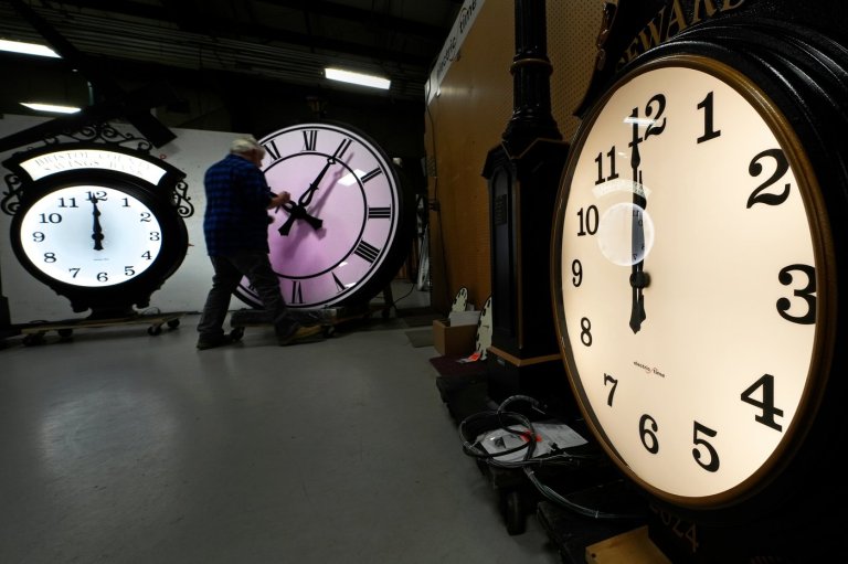 Trump urges calls to Arkansas Sen. Tom Cotton in push for permanent daylight saving time | iNFOnews.ca