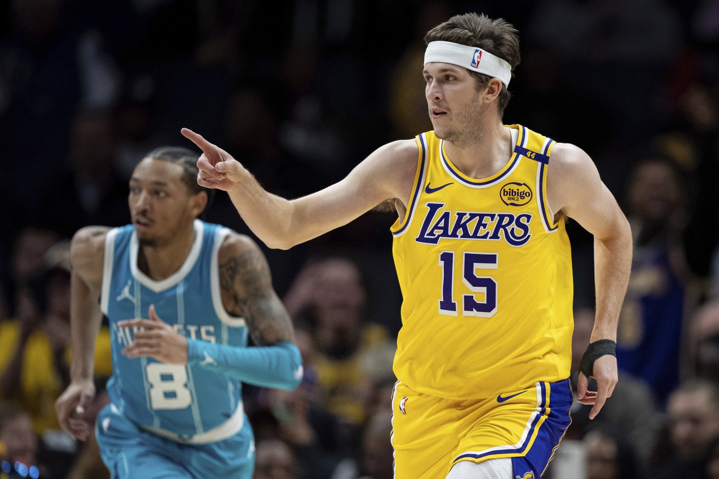 Anthony Davis scores 42 points, grabs 23 rebounds as Lakers top Hornets 112-107 for 4th straight win | iNFOnews.ca Anthony Davis scores 42 points, grabs 23 rebounds as Lakers top Hornets 112-107 for 4th straight win | iNFOnews.ca