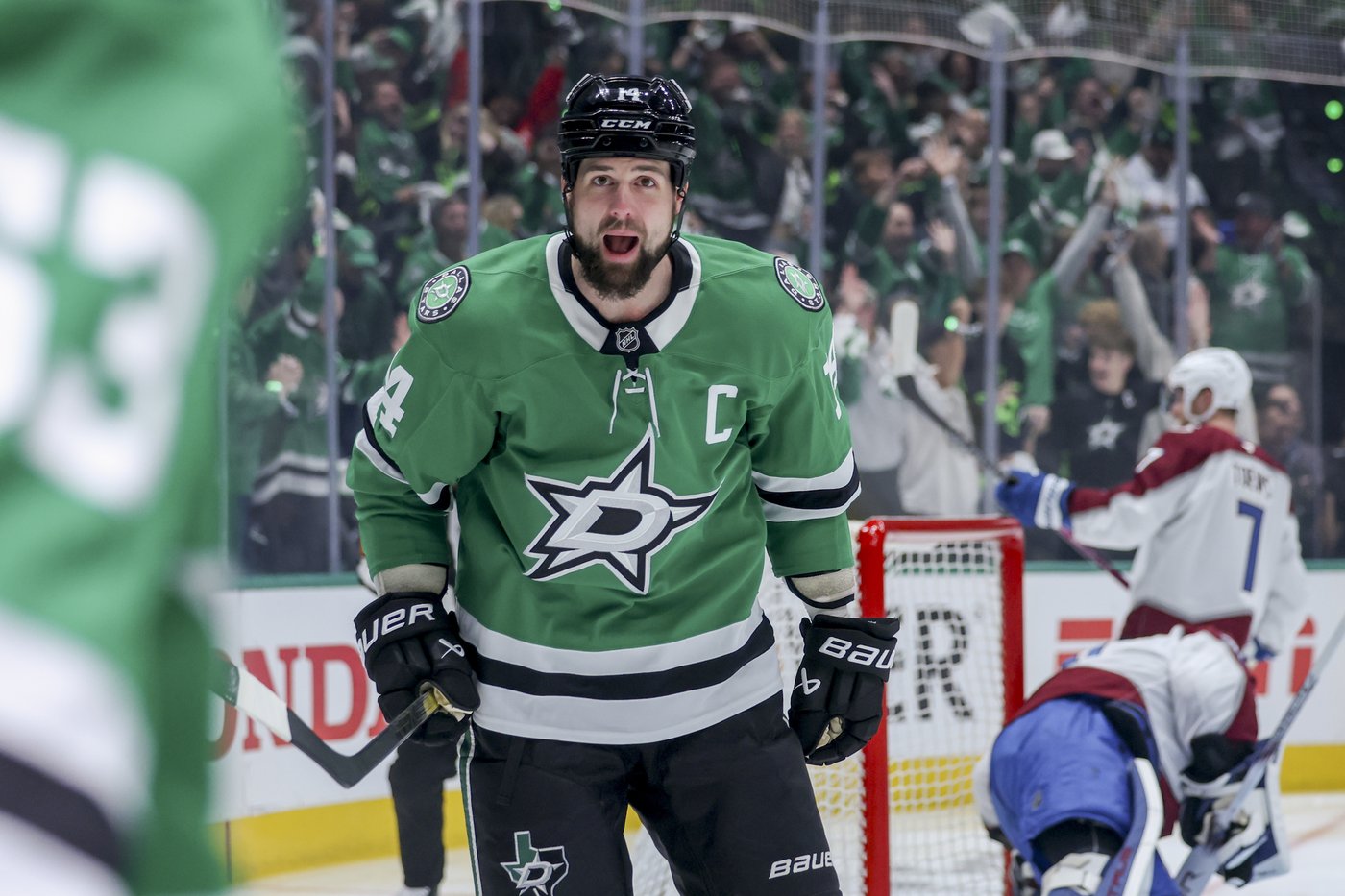 Johnston has quickest goal to start a Stars playoff game in 6-2 win over Avs for 3-2 series lead | iNFOnews.ca