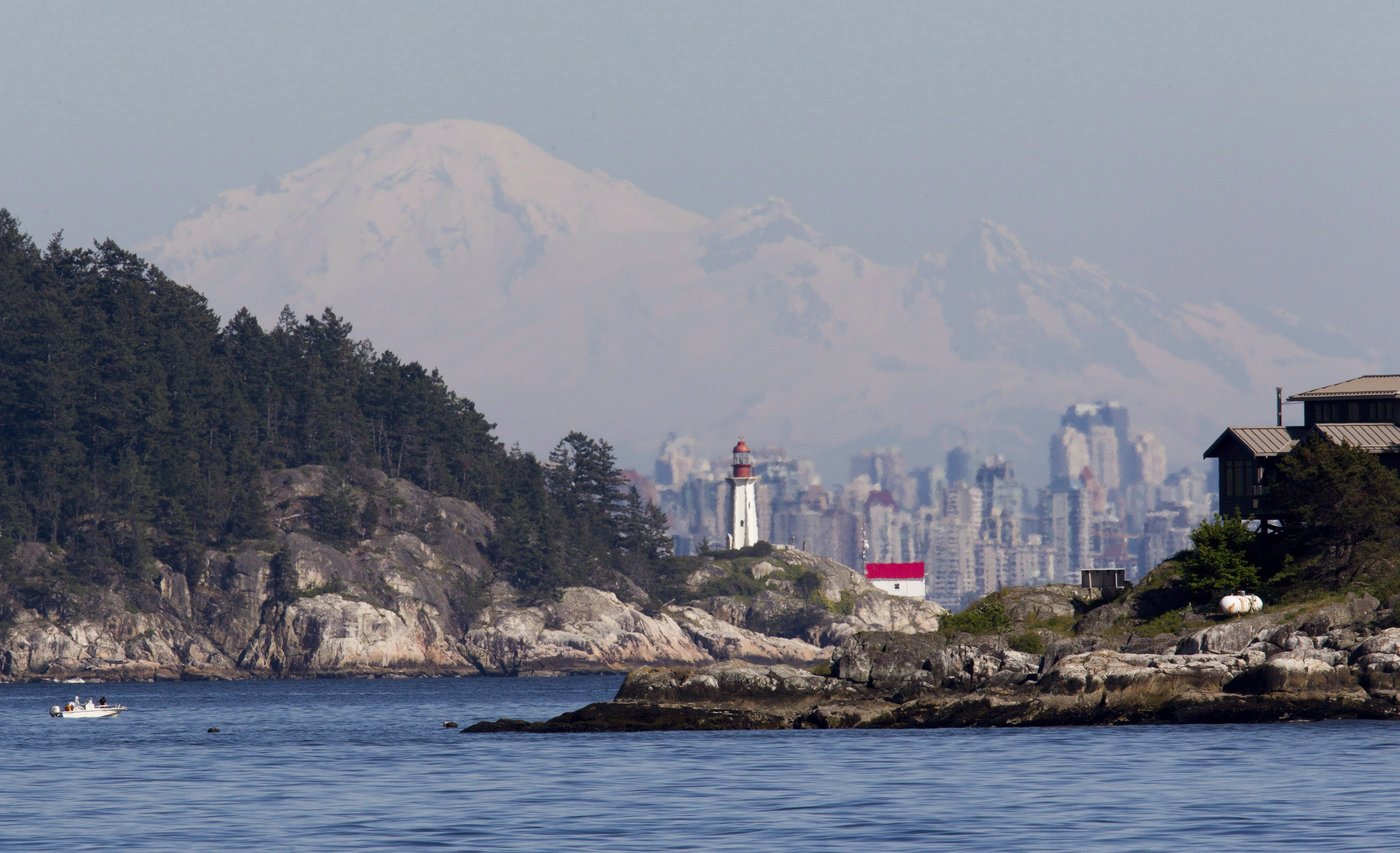 Transportation Safety Board sends investigators to B.C. after tour boat runs aground | iNFOnews.ca