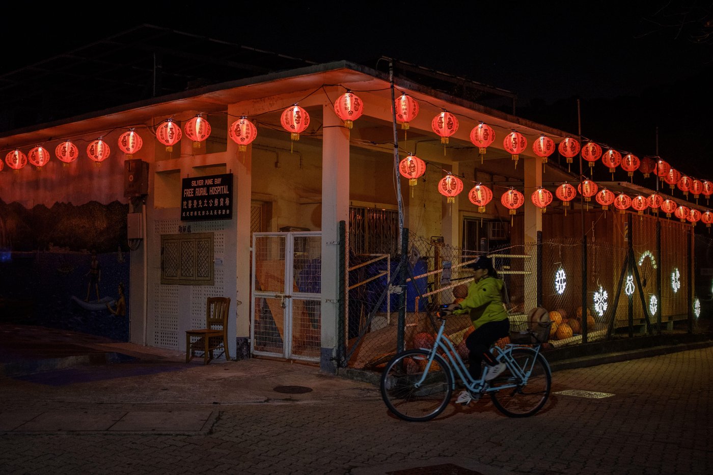 Photos follow the color red through public and intimate spaces during the Lunar New Year | iNFOnews.ca