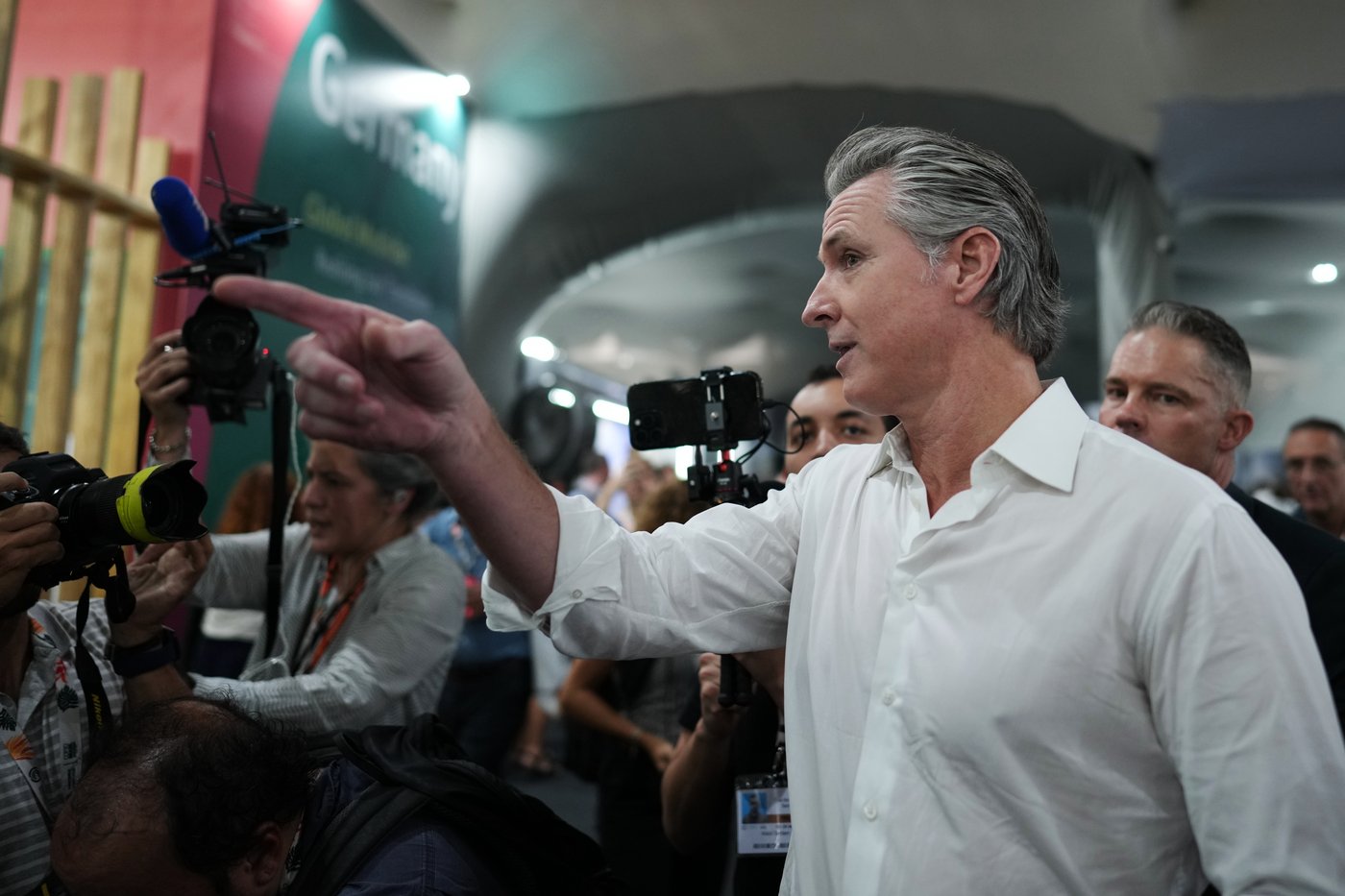 Newsom tells AP the eight senators who struck the shutdown deal aren't alarmed enough about Trump | iNFOnews.ca Newsom tells AP the eight senators who struck the shutdown deal aren't alarmed enough about Trump | iNFOnews.ca